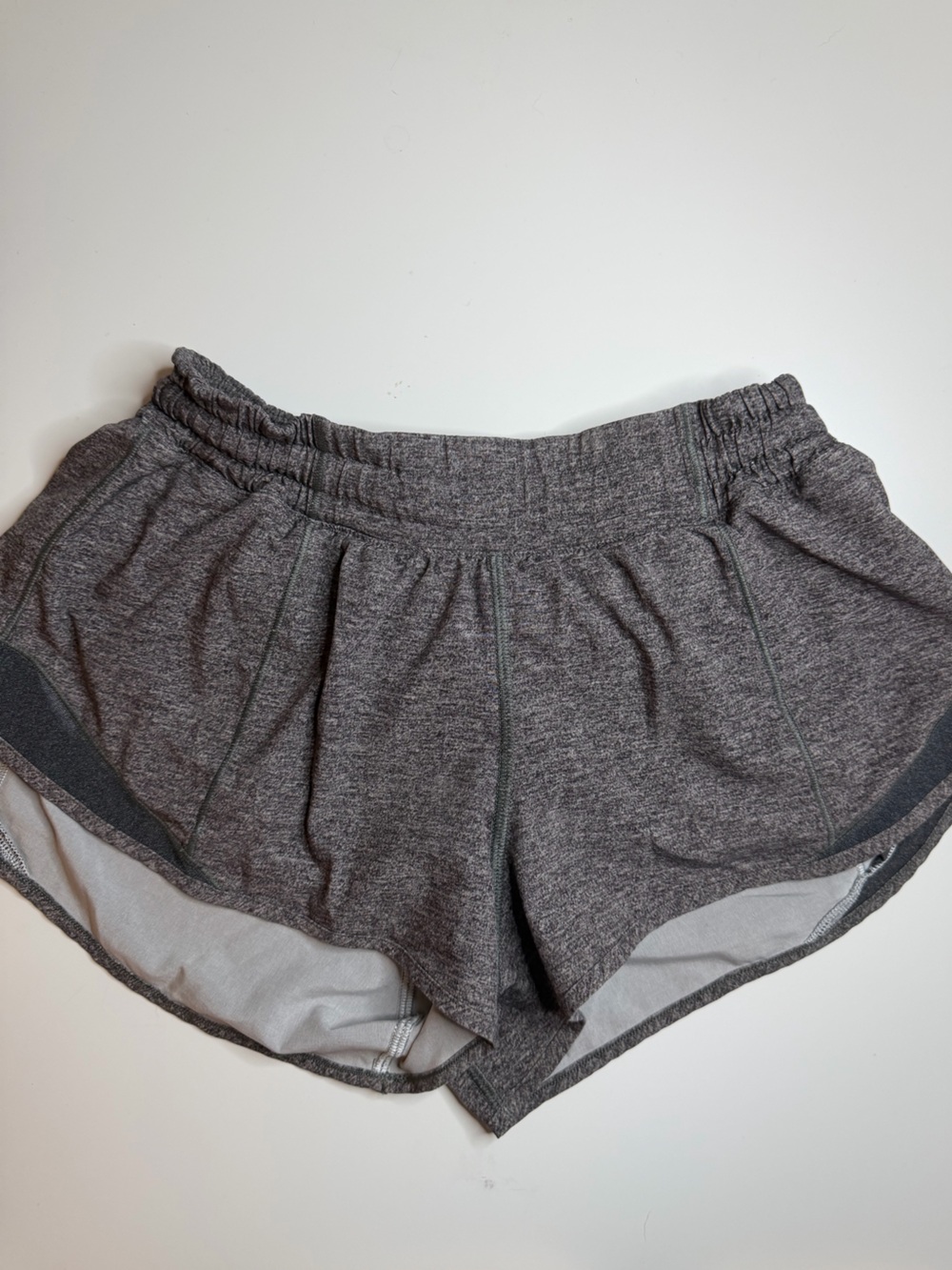 lululemon athletica Womens Hotty Hot Size 4 2.5 inch Heather Athletic Shorts